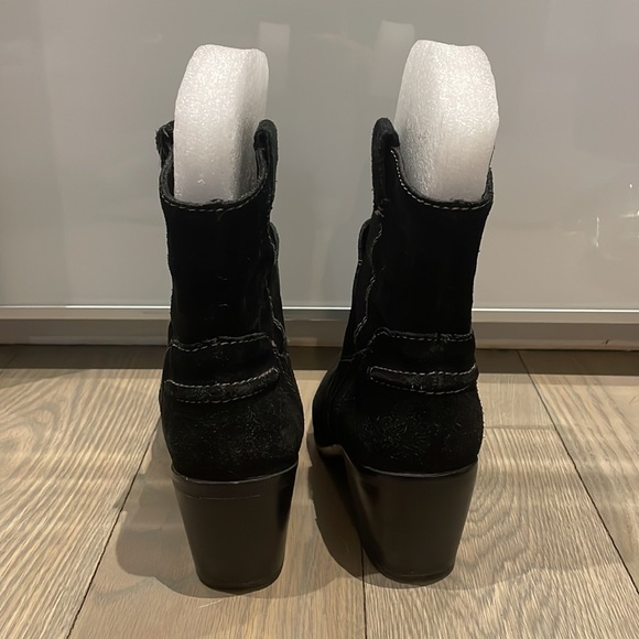 Vince Camaro Maves Black Suede Bootie Sz 6.5 - Picture 8 of 13